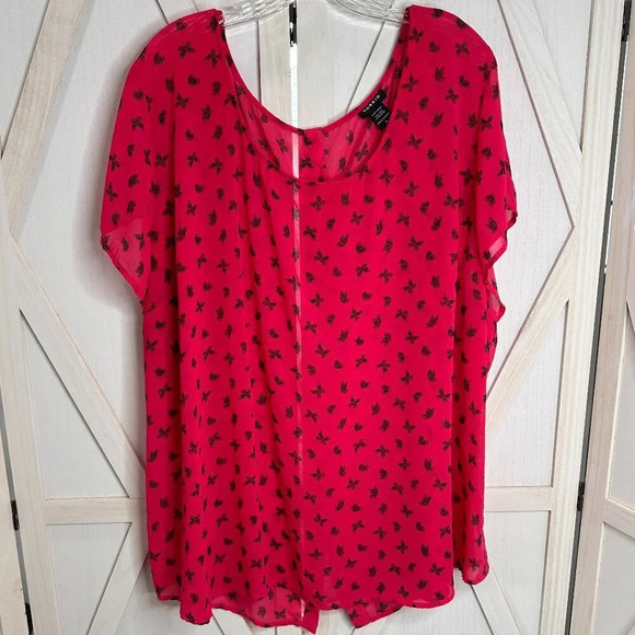 Torrid Butterfly Print Georgette Button Back Top - Picture 3 of 7